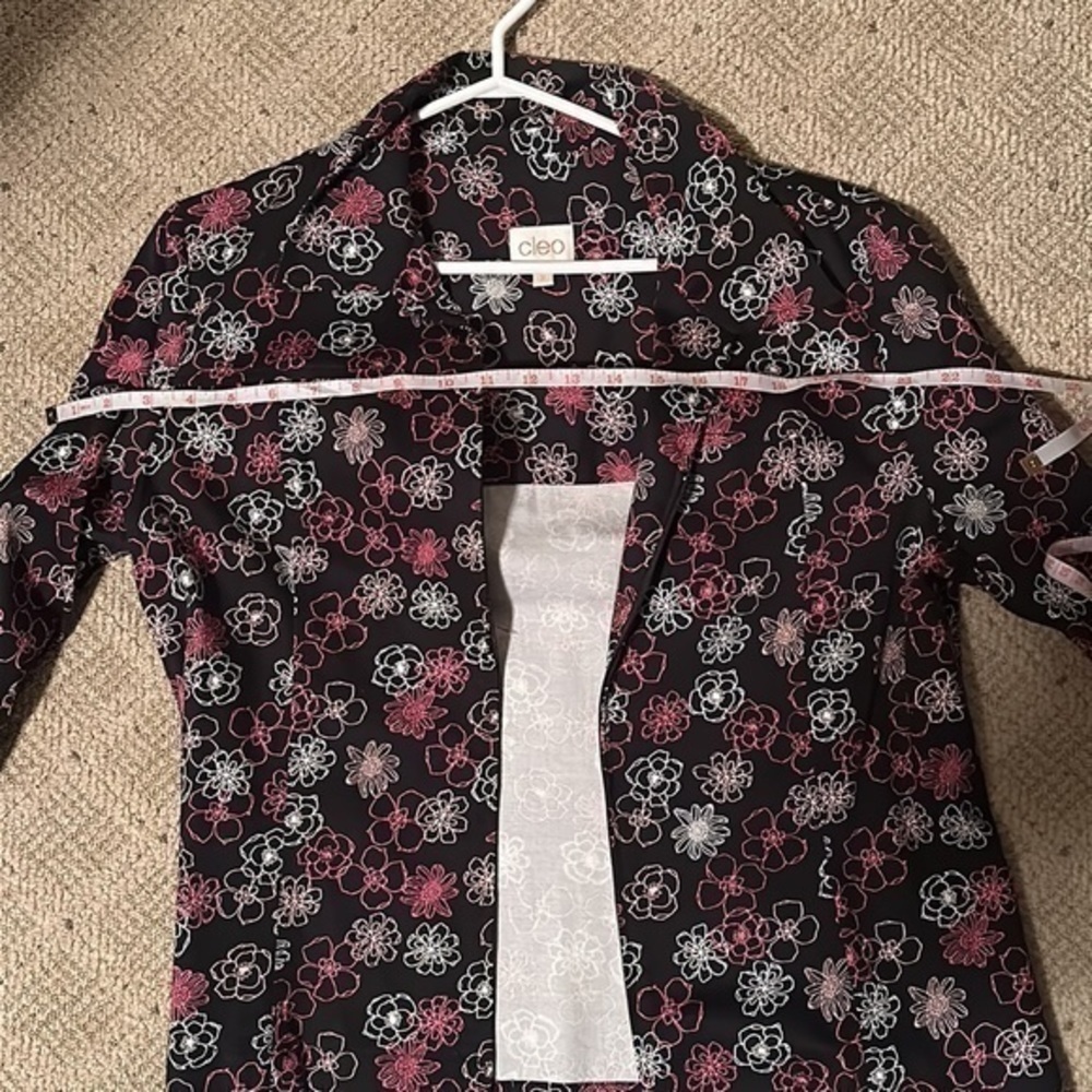 Elegant Cleo Floral Blazer - Picture 2 of 3